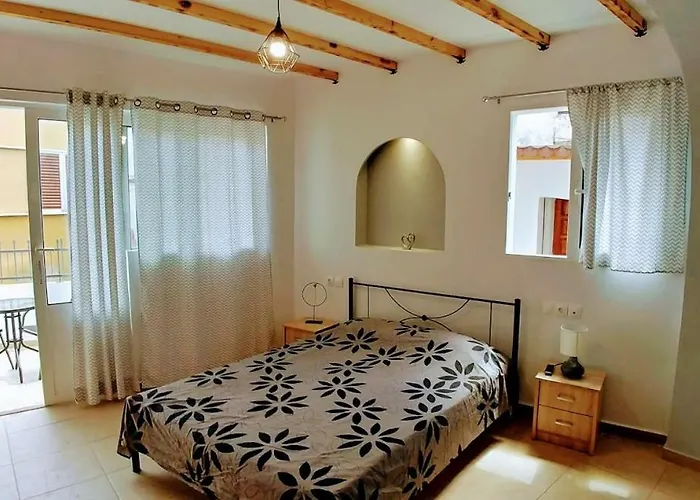 Beautiful House Of Psinthos